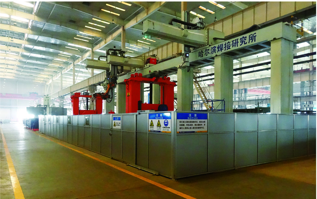 大型履帶起重機厚壁復(fù)雜結(jié)構(gòu)件機器人激光焊接設(shè)備.jpg