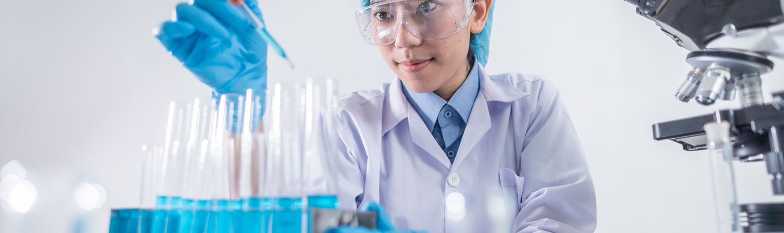   浙江化工可提供醫(yī)藥化工品路線研發(fā)、工藝路線優(yōu)化等專業(yè)技術(shù)支持服務(wù)，主要致力于技術(shù)壁壘高、難度大、附加值高的有機(jī)中間體和醫(yī)藥原料藥的工藝開發(fā)、優(yōu)化及雜質(zhì)定性等研究。浙江化工具有一支經(jīng)驗(yàn)豐富的專家隊(duì)伍，致力于解決合成工藝方面的難題，為您提供技術(shù)支持。
<br>
我們長期致力于為各大藥企、科研機(jī)構(gòu)提供有機(jī)化學(xué)定制合成服務(wù)。主要針對(duì)醫(yī)藥、化工等領(lǐng)域的有機(jī)合成產(chǎn)品，為這些機(jī)構(gòu)提供新分子化學(xué)合成服務(wù)，解決這些研究機(jī)構(gòu)在開發(fā)新單體、新分子、新材料時(shí)所面臨的有機(jī)合成難題，加快研發(fā)進(jìn)度，節(jié)約研究經(jīng)費(fèi)，減少在化合物合成方面研究時(shí)間。